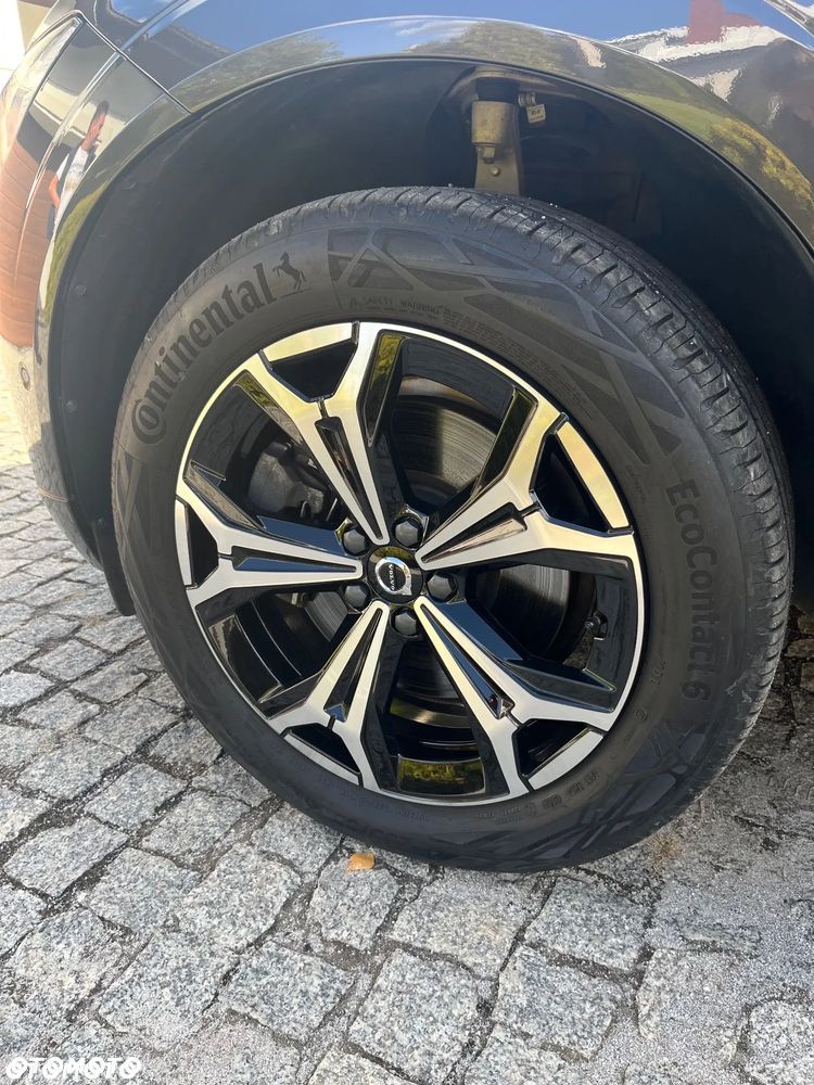 Volvo XC 60 B4 D AWD Geartronic Momentum Pro - 11