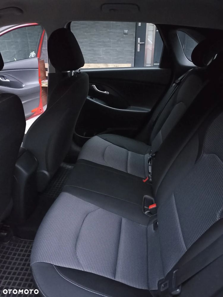 Hyundai i30 1.4 Classic + - 11