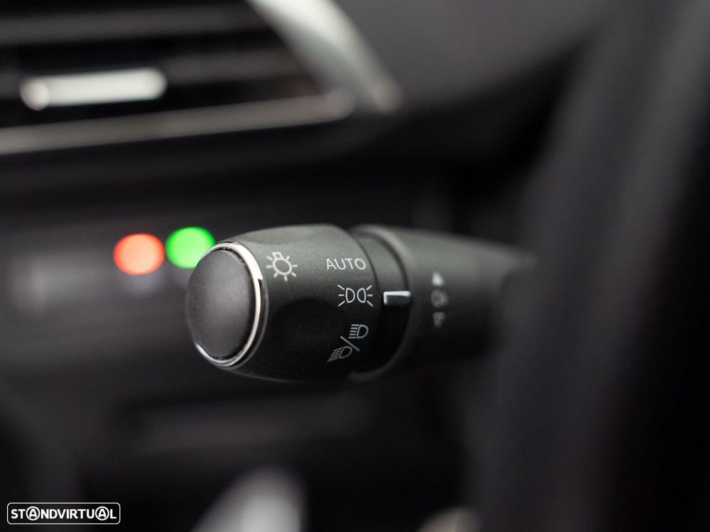 Peugeot 3008 1.6 Hybrid GT Pack e-EAT8 - 21