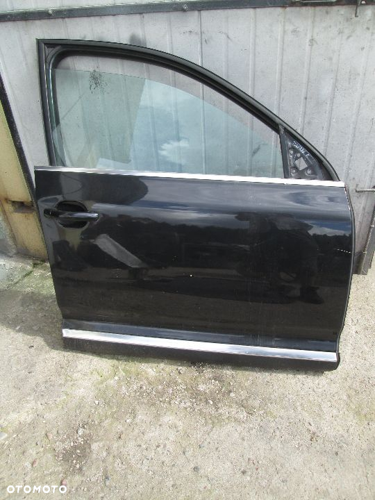 Drzwi prawy przód przednie Volkswagen Touareg 7L LC9Z 2005r.