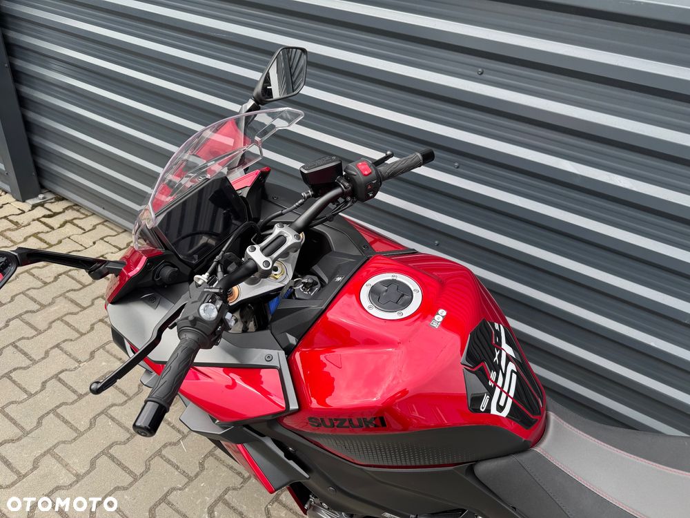 Suzuki GSX - 7