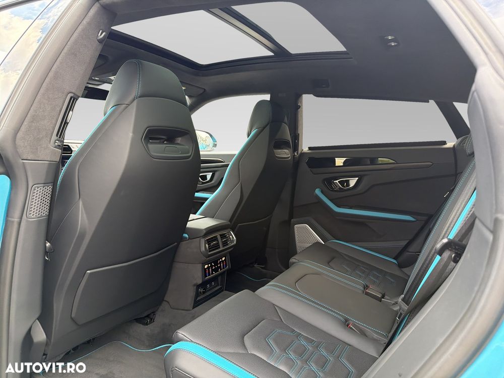 Lamborghini URUS - 12