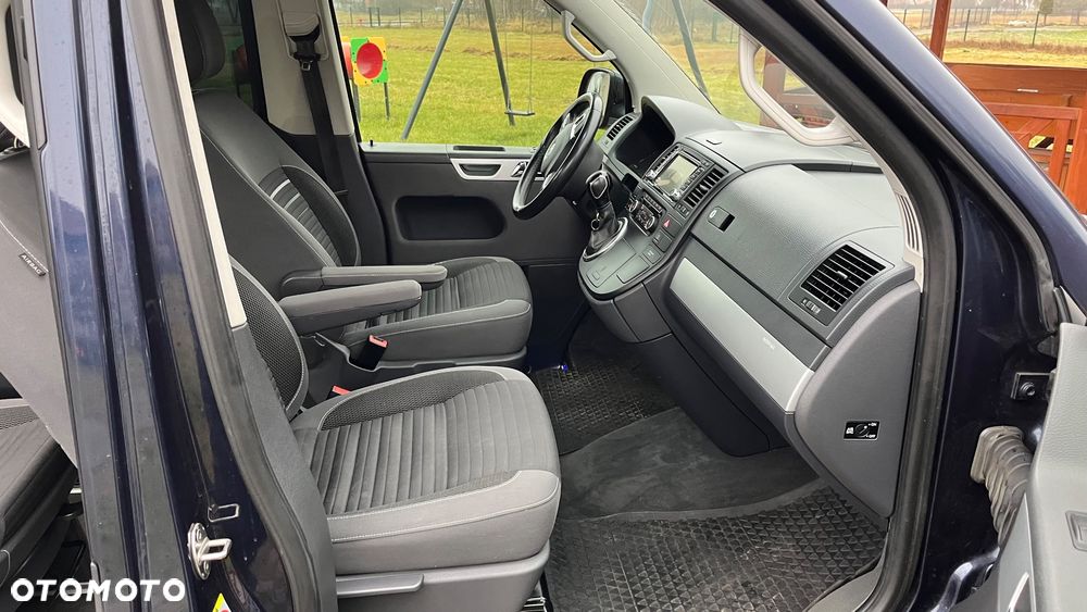 Volkswagen Multivan - 15