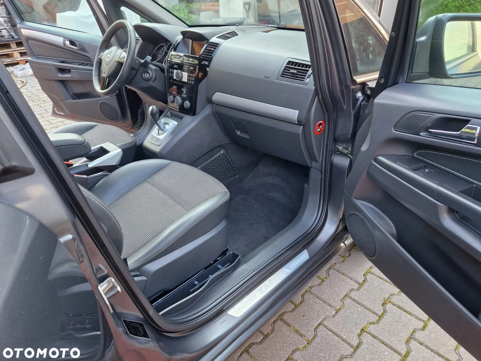 Opel Zafira 1.8 Cosmo EasyTronic - 16