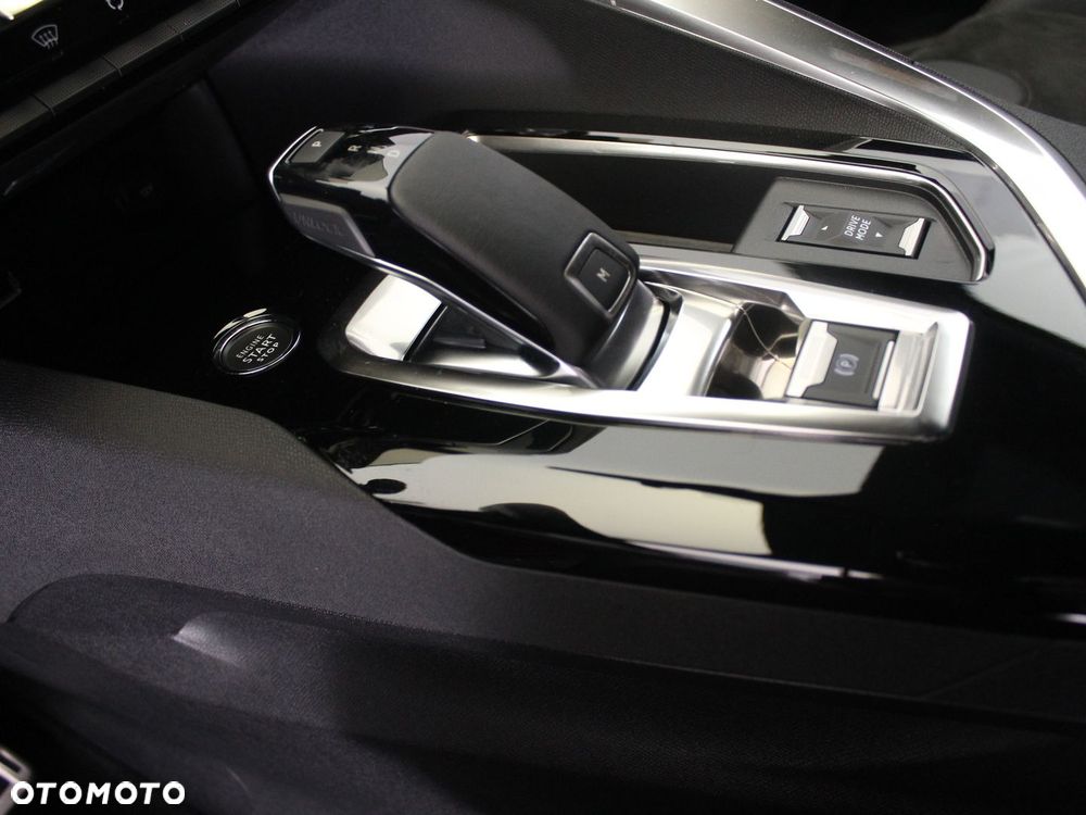 Peugeot 3008 1.2 PureTech GT Pack S&S EAT8 - 17