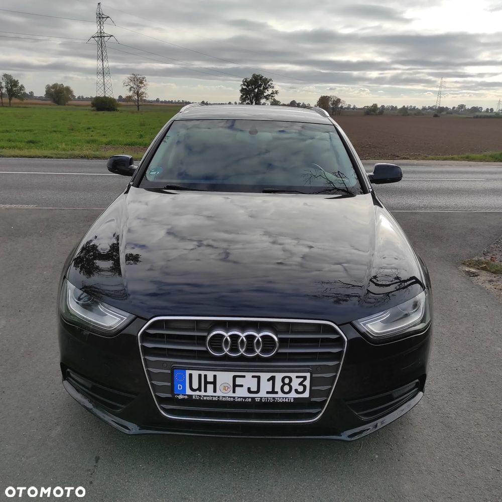 Audi A4 Avant 2012 photo 2