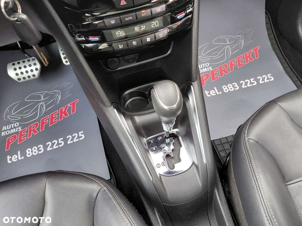 Peugeot 208 - 25