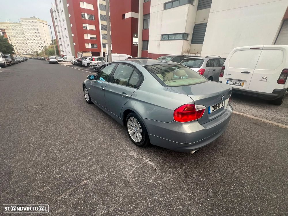 BMW 320 d Auto - 4