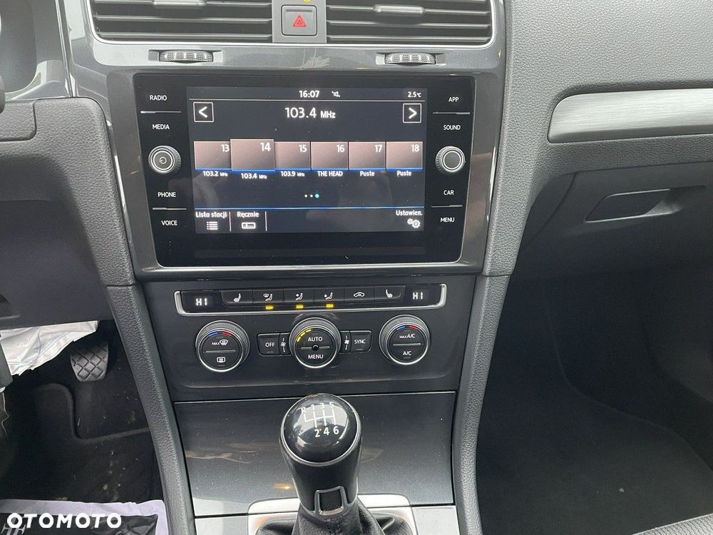 Volkswagen Golf VII 1.0 TSI BMT Comfortline - 7