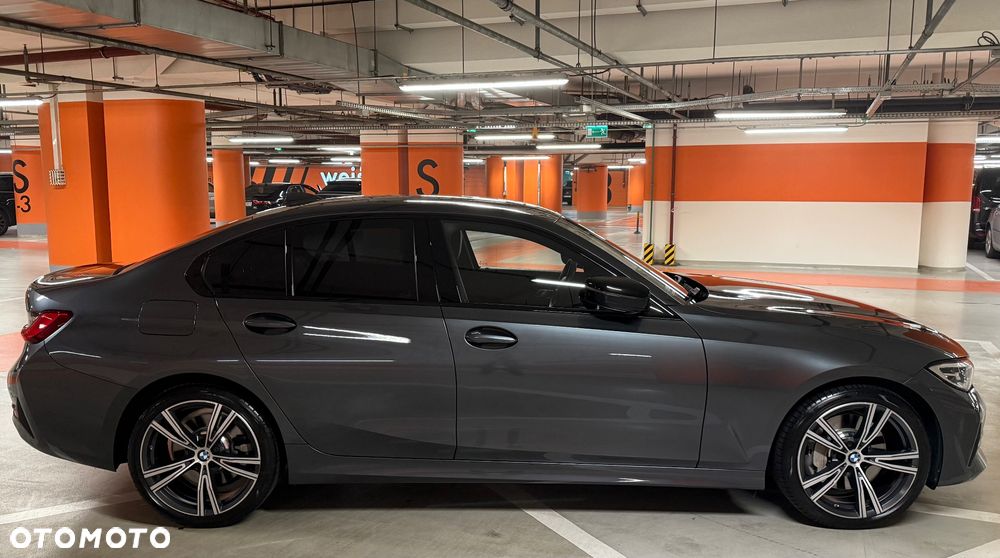 BMW Seria 3 330i Sport Line - 2