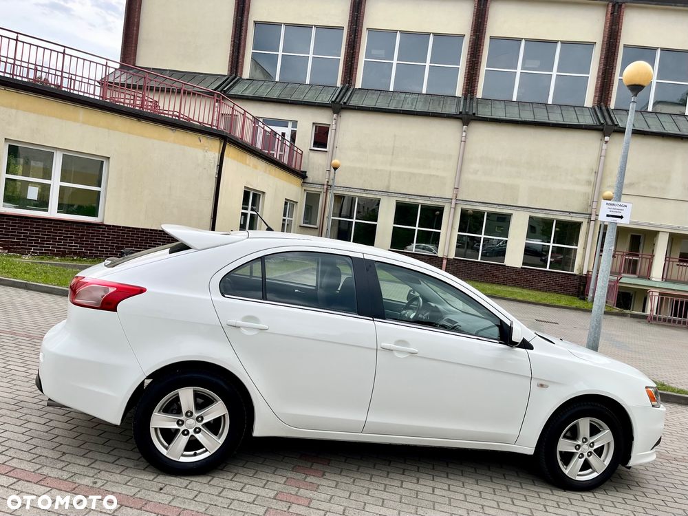 Mitsubishi Lancer 1.5 Inform - 9