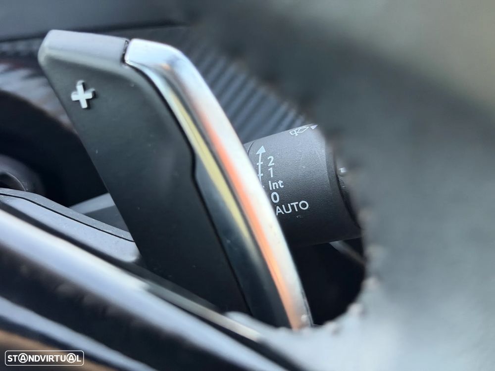 Peugeot 2008 1.2 PureTech Active Pack EAT8 - 10