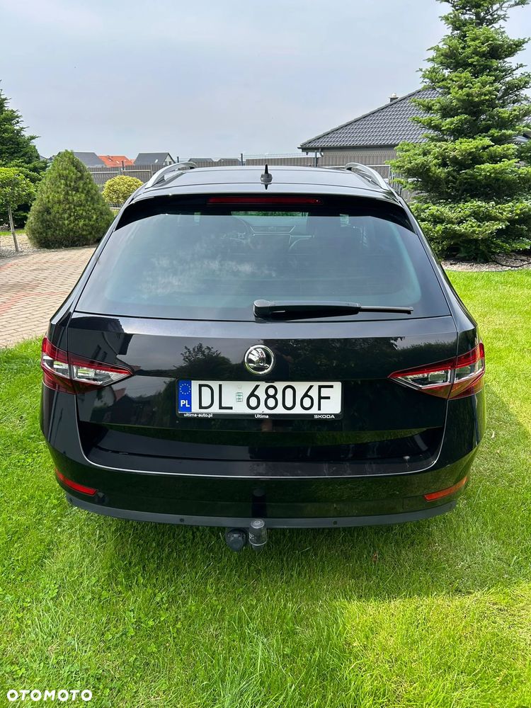Skoda Superb 2.0 TDI Premium Edition - 5