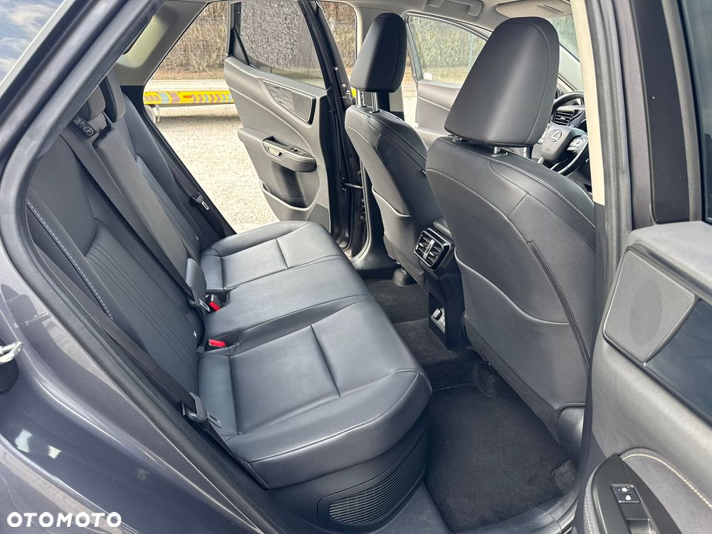 Lexus NX 350h Prestige 2WD - 19