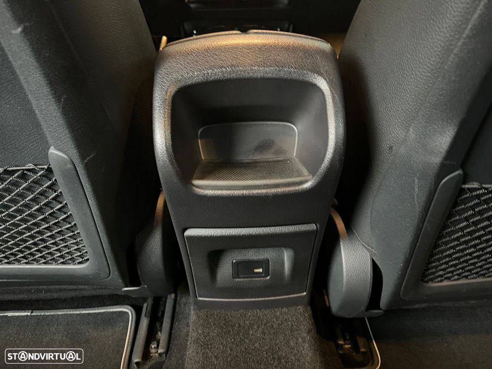 Mercedes-Benz A 250 e 8G-DCT AMG Line - 37