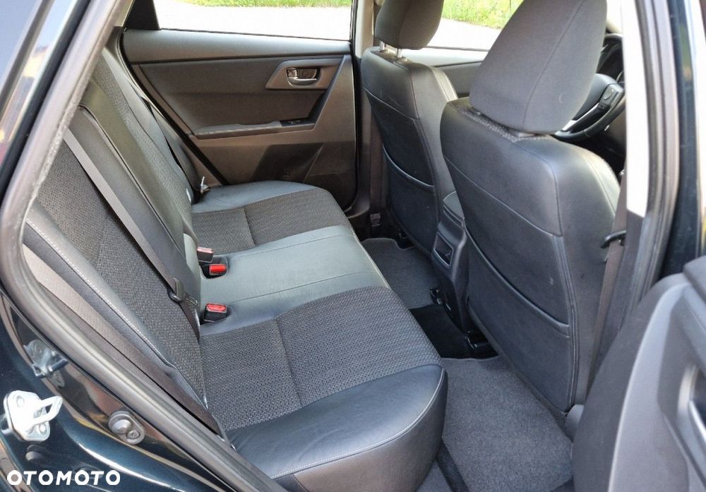 Toyota Auris 1.6 Executive - 32