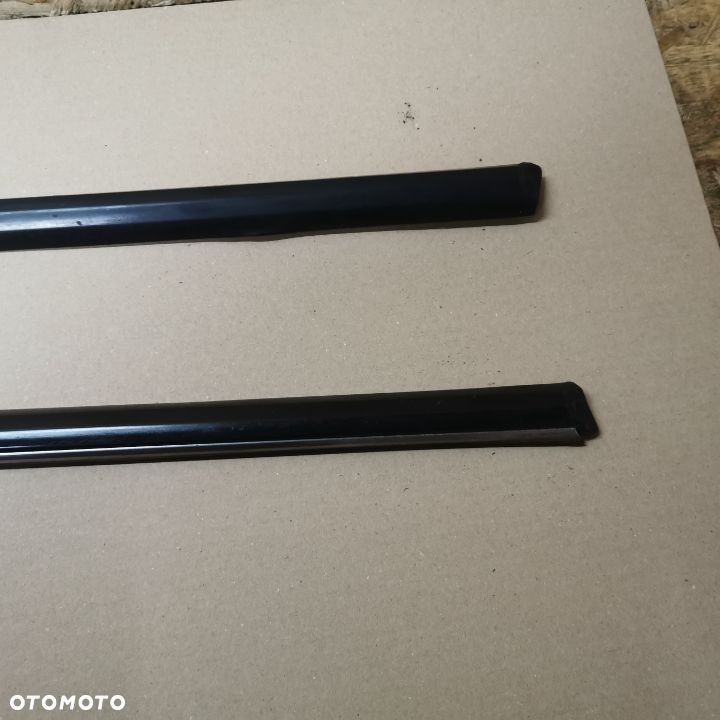 BMW E24 635CSI REKIN EUROPA LISTWY PROGOWE PRAWA/LEWA NR. 51131839489 OEM - 12