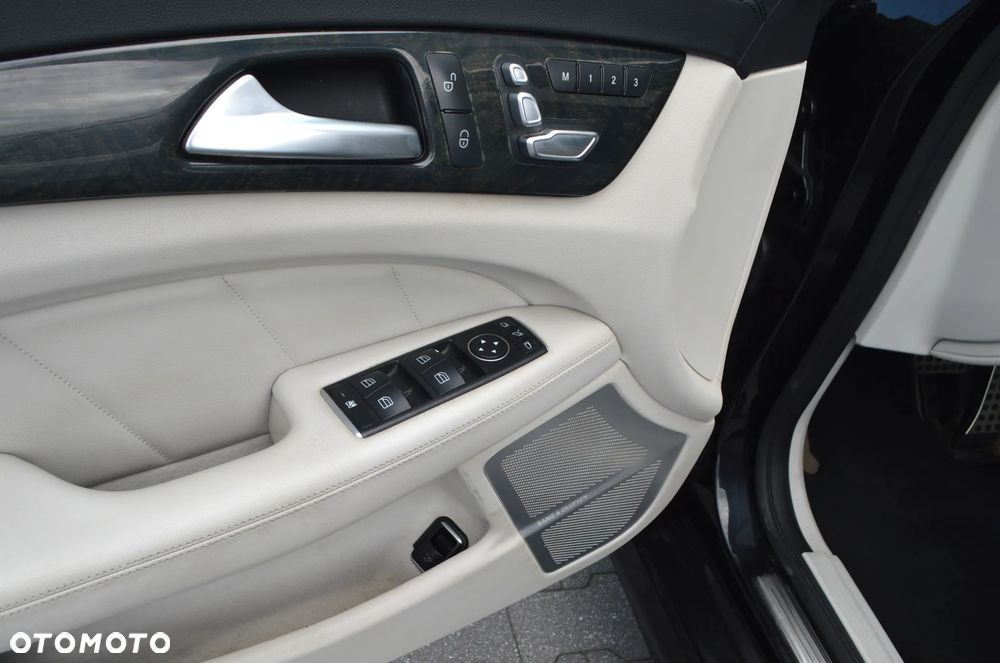Mercedes-Benz CLS 350 d 4-Matic - 13