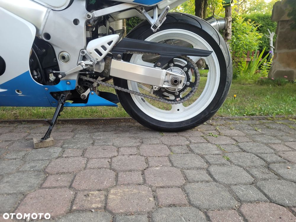 Suzuki GSX-R - 21