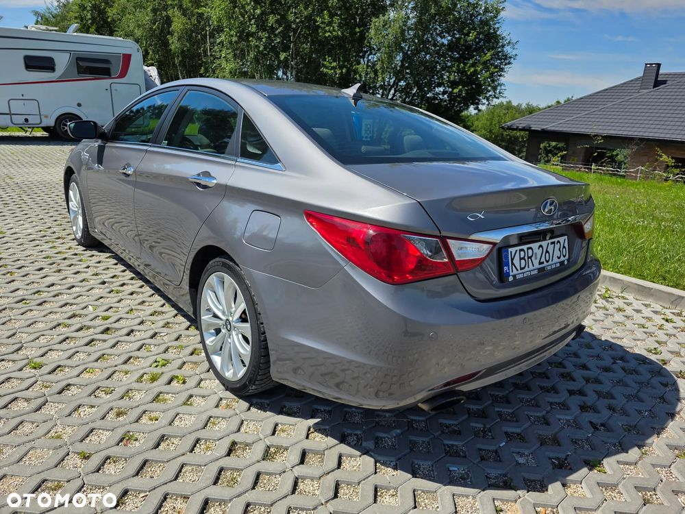 Hyundai Sonata - 6