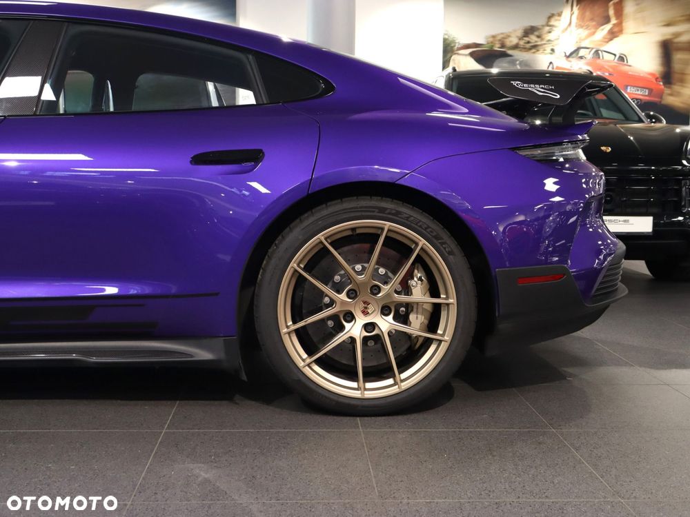 Porsche Taycan 105kWh Turbo GT Weissach - 12