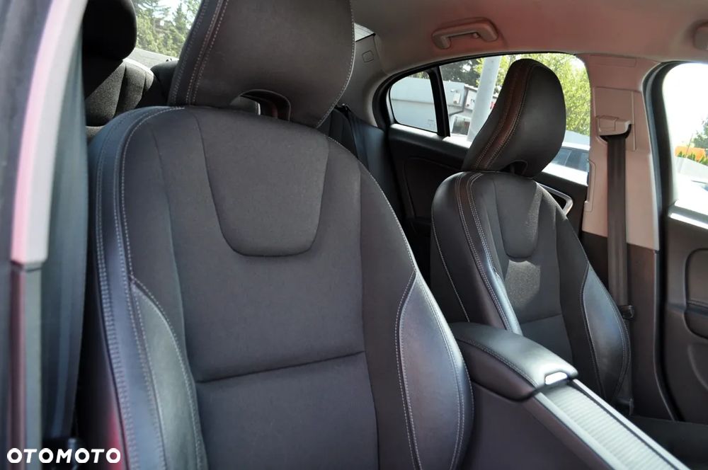 Volvo S60 D4 Drive-E Dynamic Edition (Kinetic) - 23