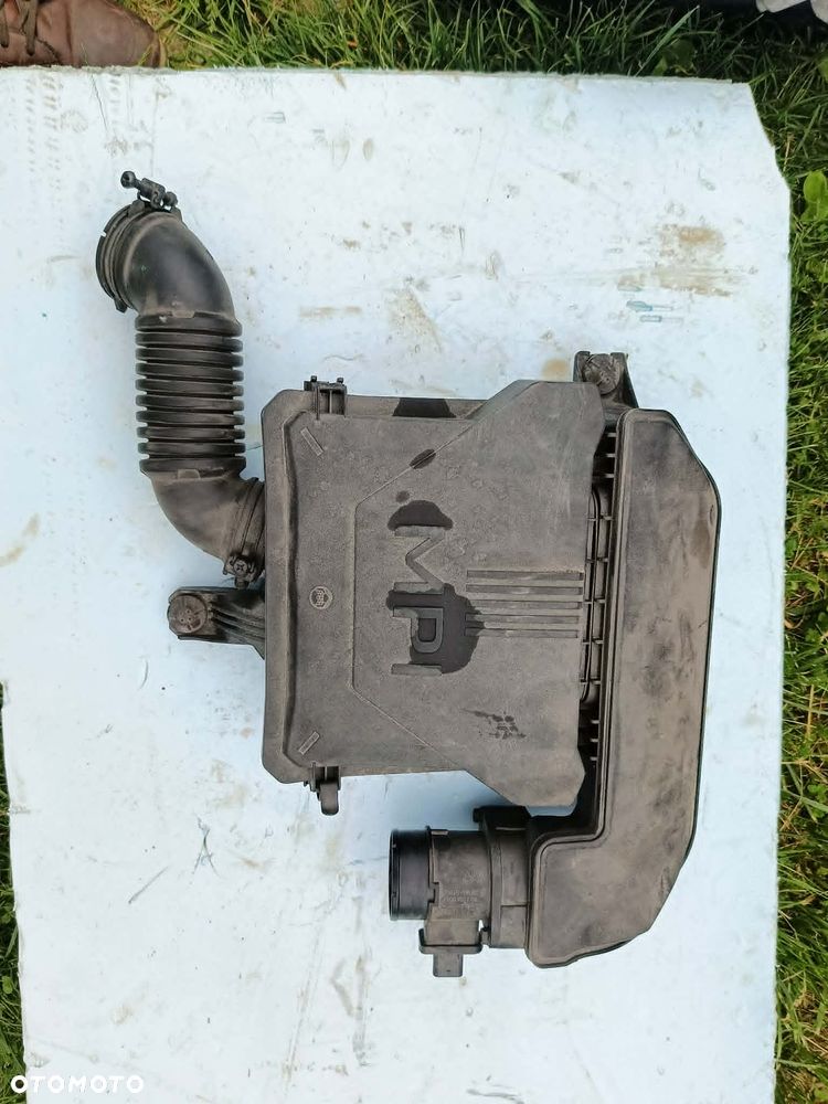 OBUDOWA FILTRA POWIETRZA HYUNDAI I10 1,2 - 1