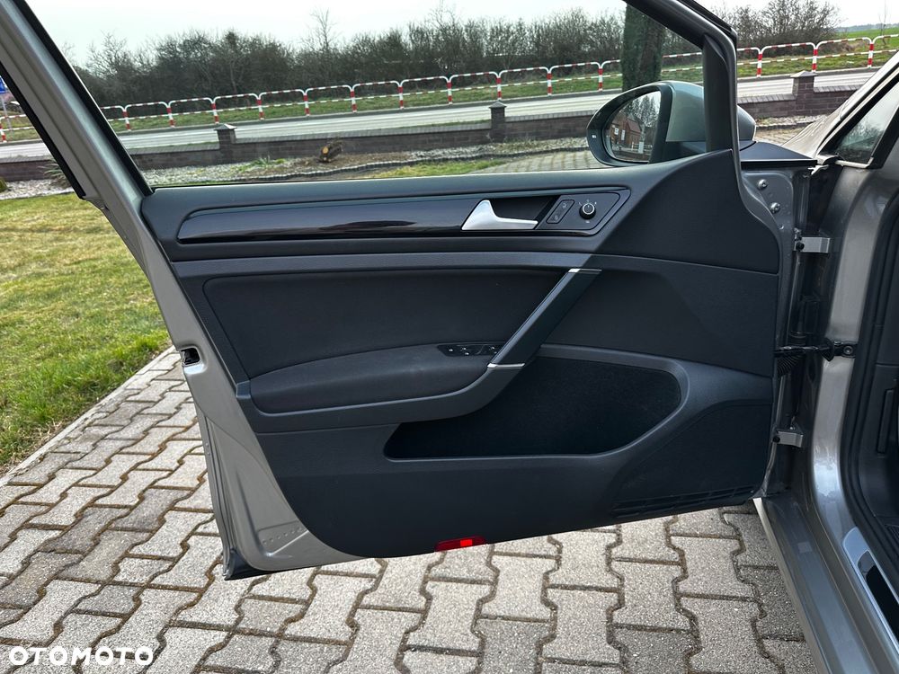 Volkswagen Golf 2.0 TDI Sound - 11