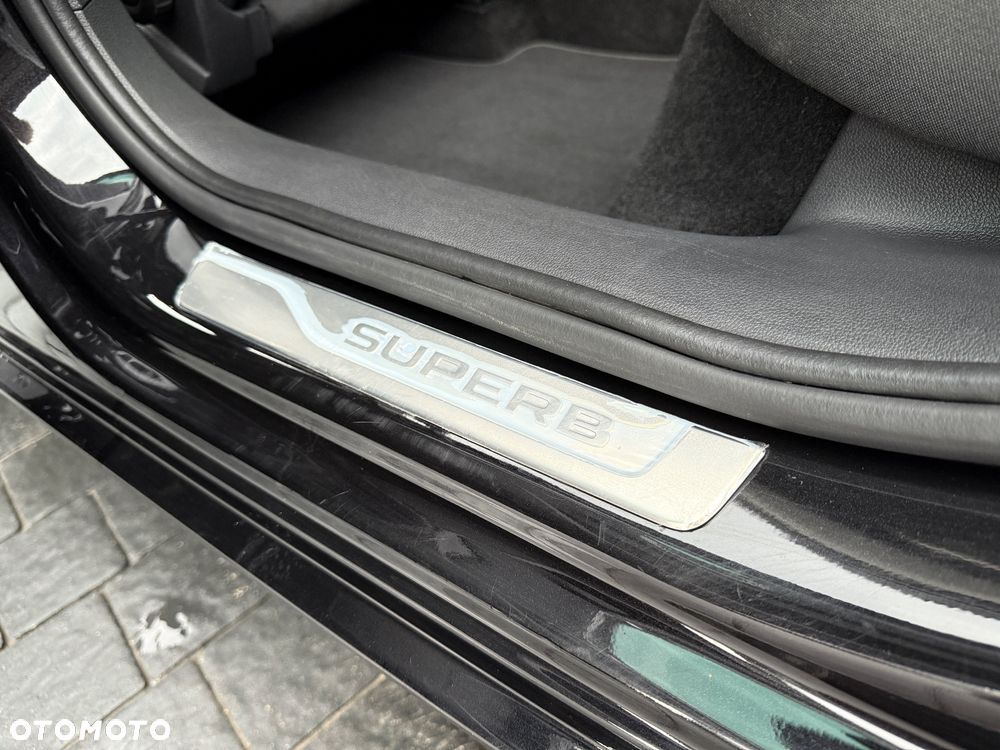 Skoda Superb 2.0 TDI DSG Premium Edition - 25