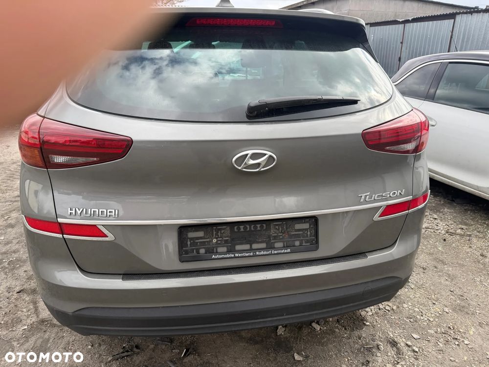 Hyundai Tucson 1.6 GDi 2WD Select - 25