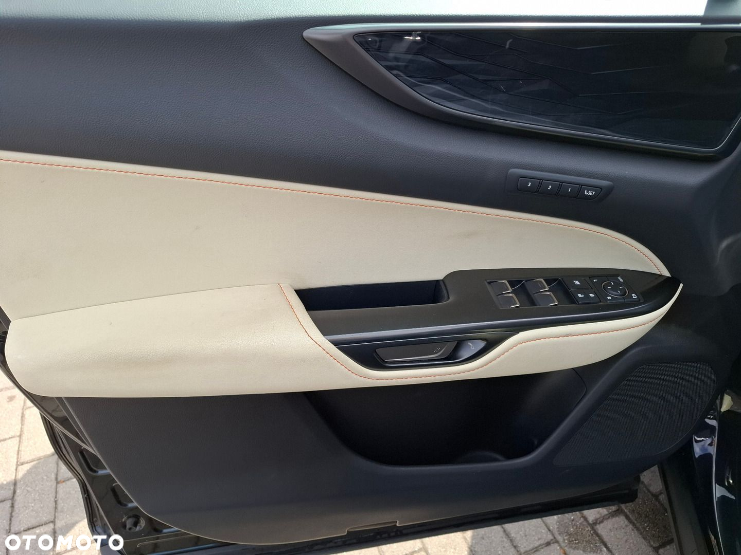 Lexus NX - 12