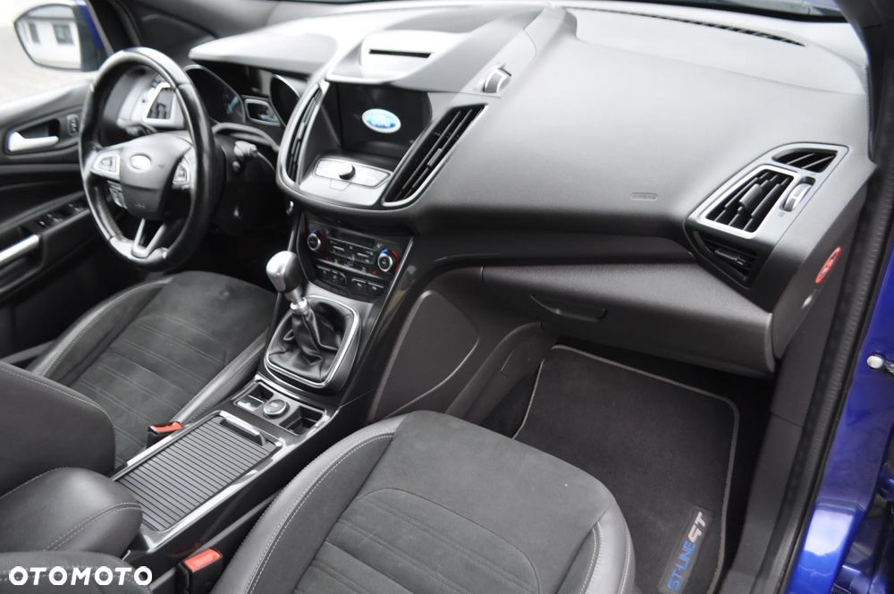 Ford Kuga 2.0 TDCi 4x4 ST-Line - 34