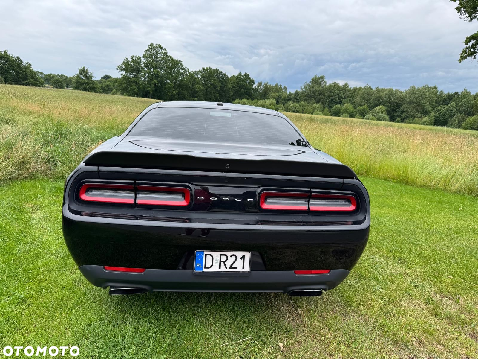 Dodge Challenger - 11