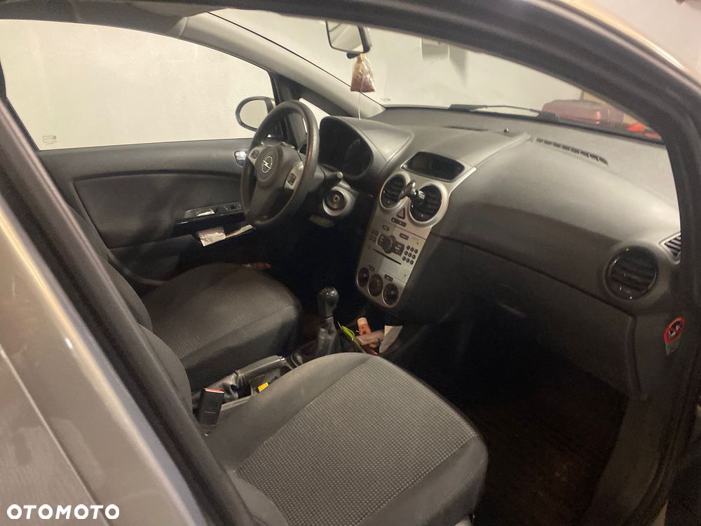 Opel Corsa 1.2 16V Enjoy - 5
