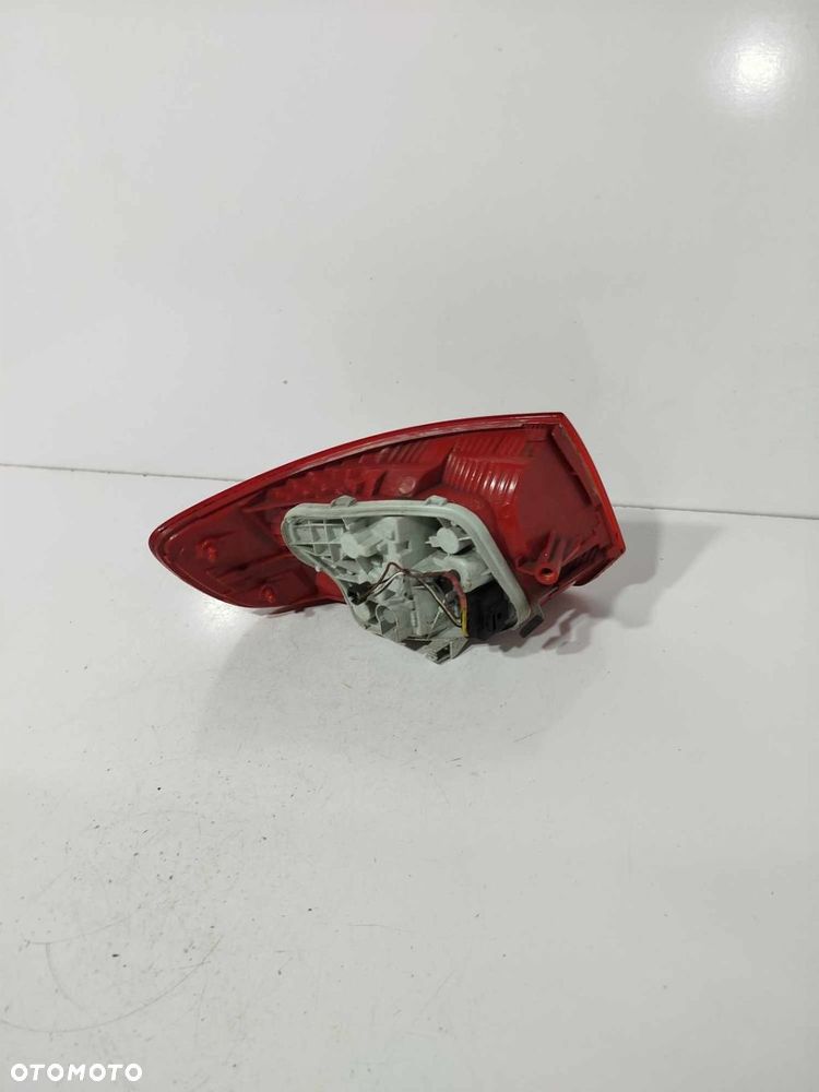 LAMPA PRAWA TYLNA TYŁ AUDI A3 8P 05-08 - 2