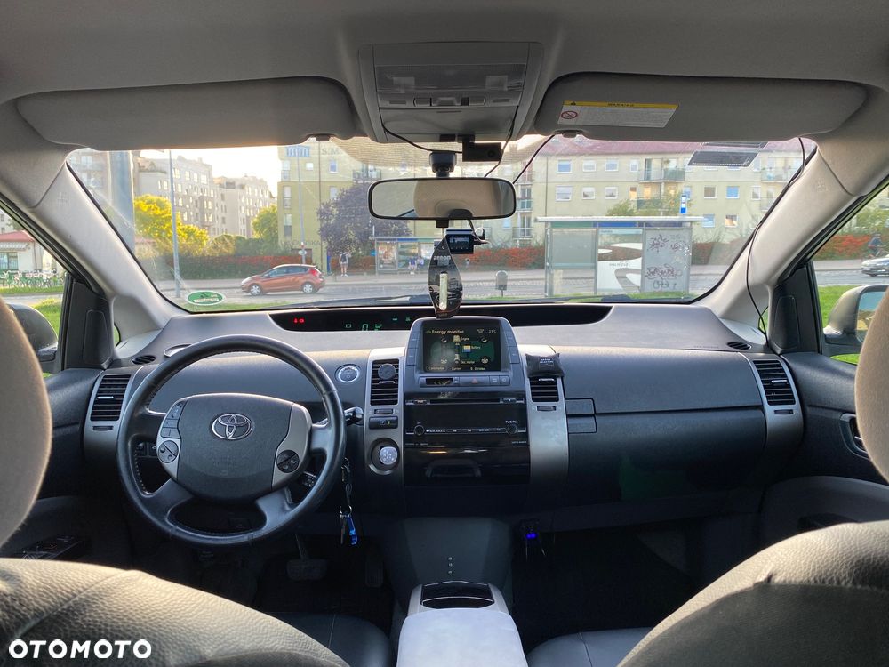 Toyota Prius 1.5 VVT-i Sol - 11