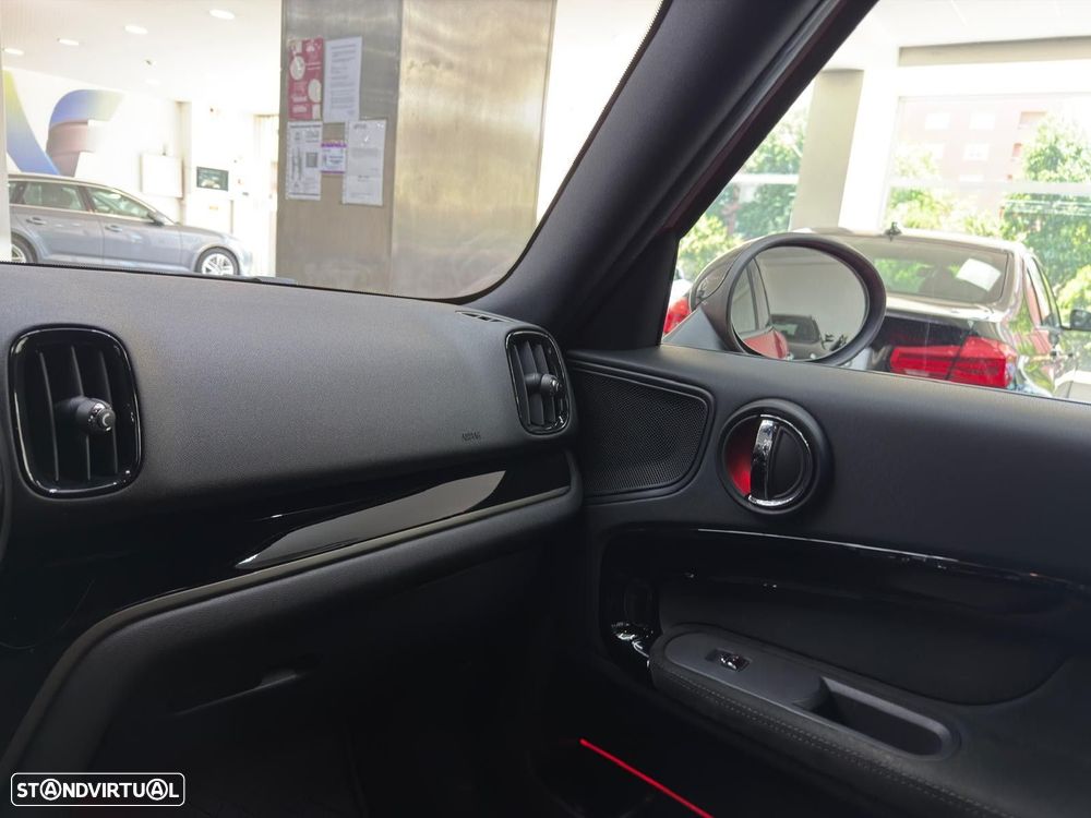 MINI Countryman Cooper SE ALL4 Auto - 37