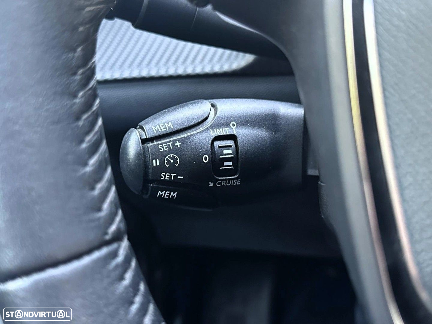 Peugeot e-2008 50 kWh Active Pack - 38