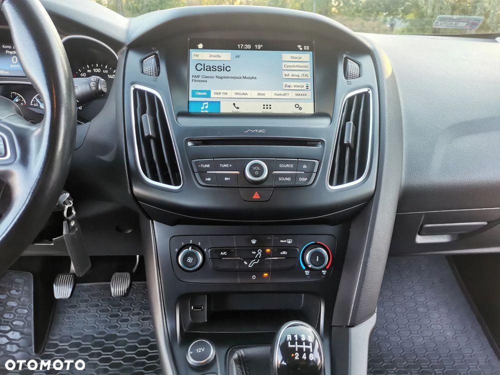 Ford Focus 1.5 TDCi SYNC Edition - 15