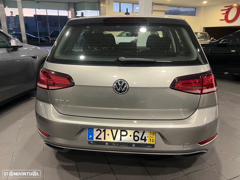 VW Golf 1.6 TDI Confortline DSG - 6
