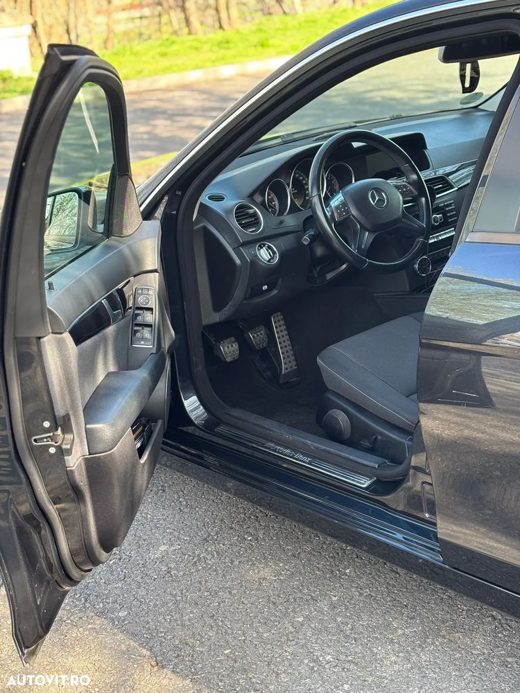 Mercedes-Benz C 200 CGI BlueEFFICIENCY - 5