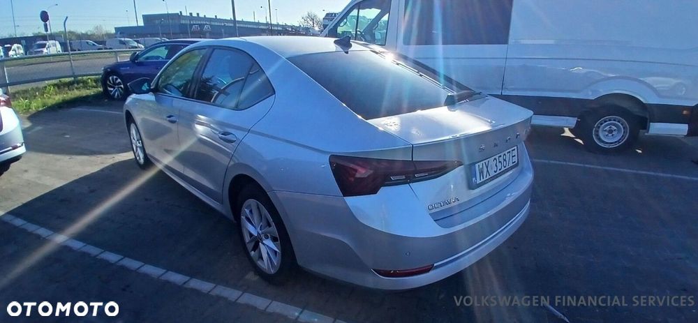 Skoda Octavia 2.0 TDI Ambition DSG - 4