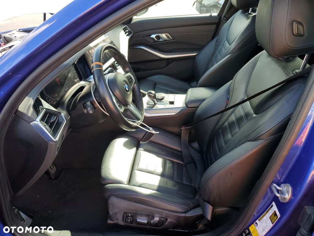 BMW Seria 3 330i xDrive M Sport - 8