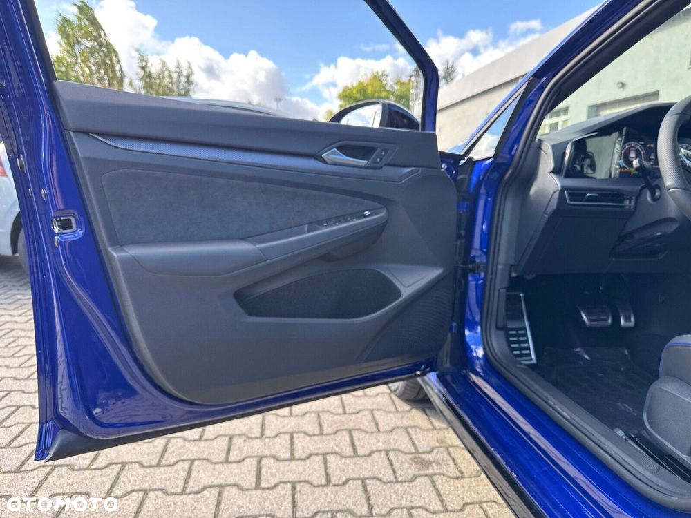 Volkswagen Golf 1.5 eTSI mHEV R-Line Plus DSG - 11