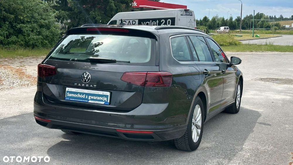 Volkswagen Passat - 13