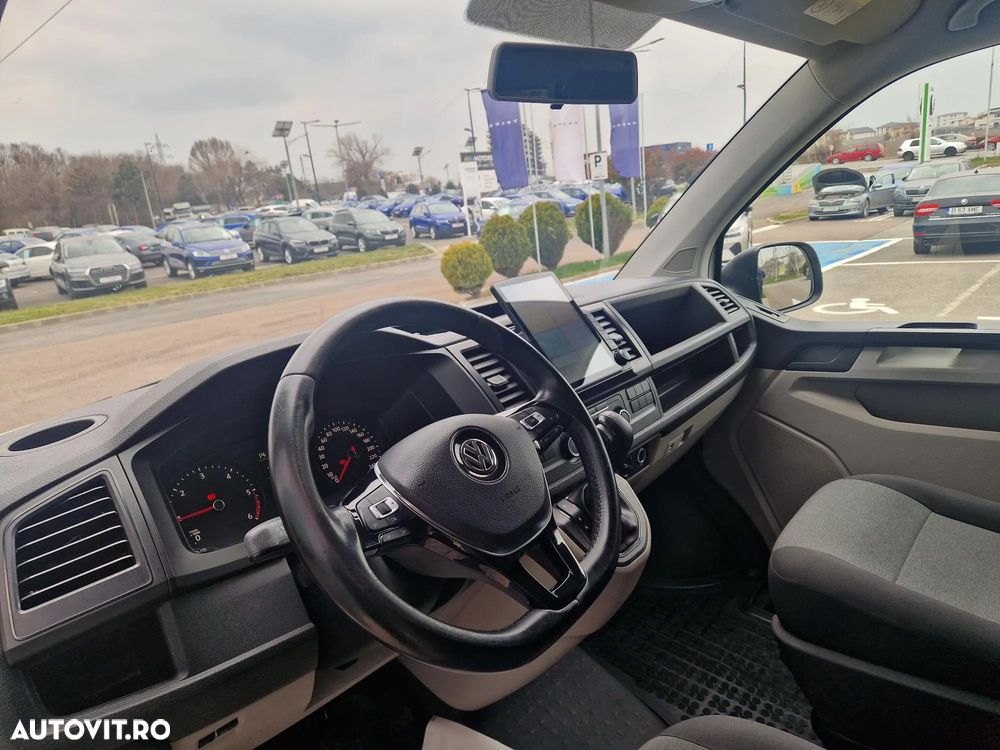 Volkswagen Caravelle - 12