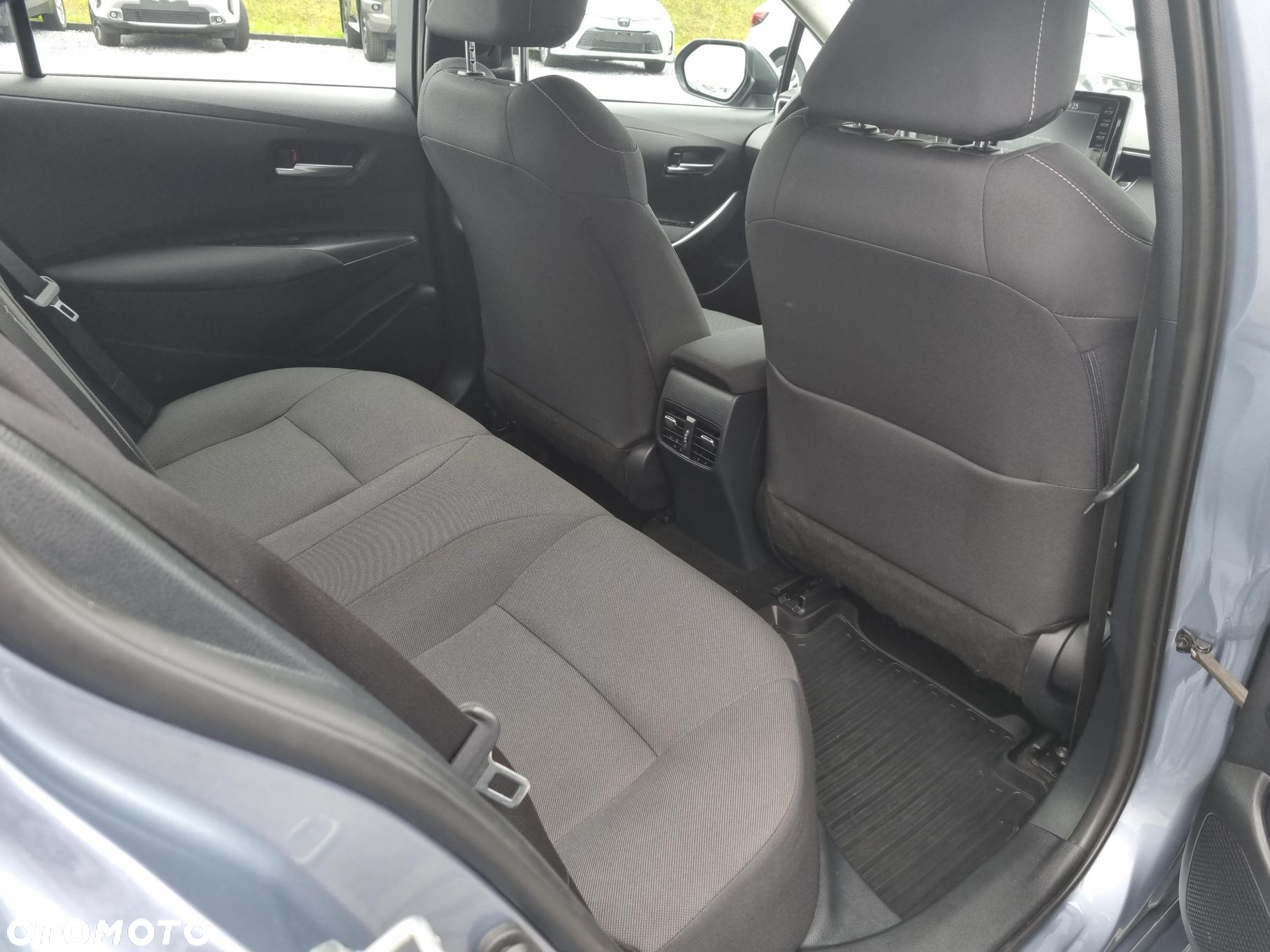 Toyota Corolla - 12
