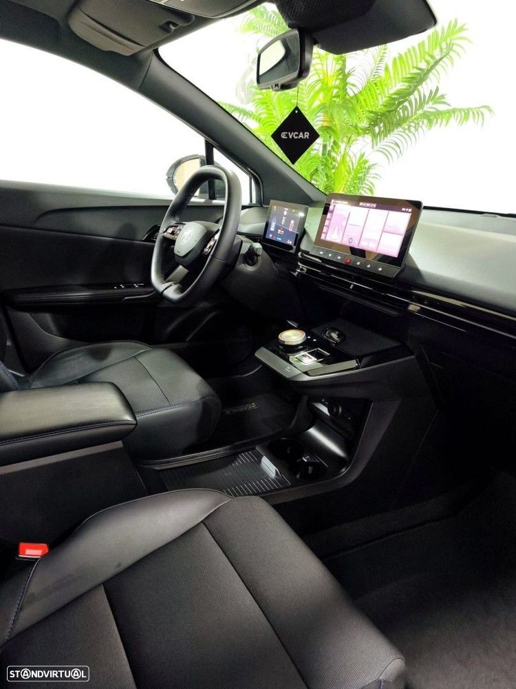 MG MG4 64 kWh Luxury - 25