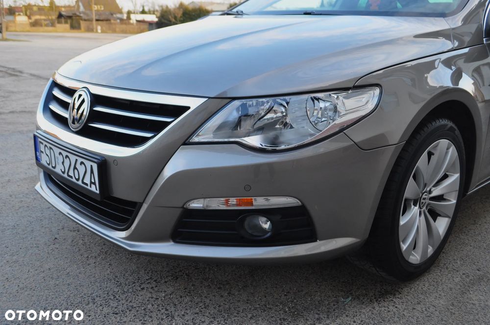 Volkswagen Passat CC - 32