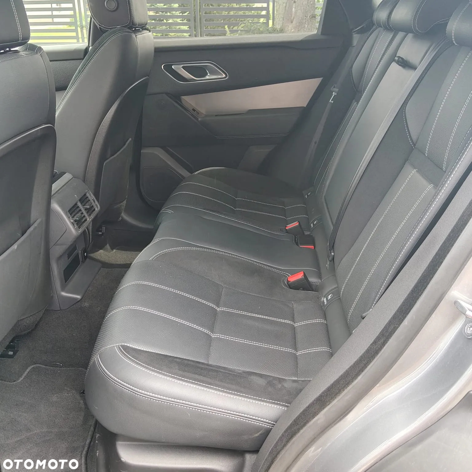 Land Rover Range Rover Velar 2.0 SD4 R-Dynamic - 11